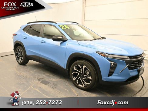 Used 2024 Chevrolet Trax RS w/ Sunroof Package image 2