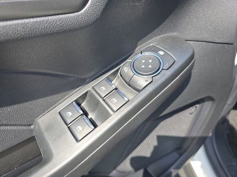 New 2025 Ford Escape SE image 19