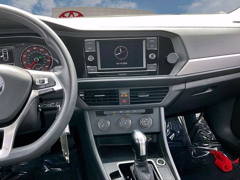 Used 2019 Volkswagen Jetta S image 6