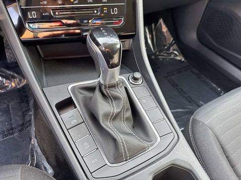 Certified 2025 Volkswagen Jetta S image 21