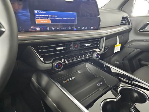 New 2026 Chevrolet Suburban Premier w/ Sun And Tow Package image 29