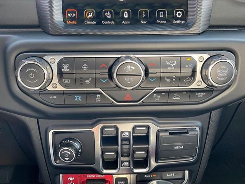 Certified 2022 Jeep Wrangler Unlimited Rubicon 4xe w/ Cold Weather Group image 19