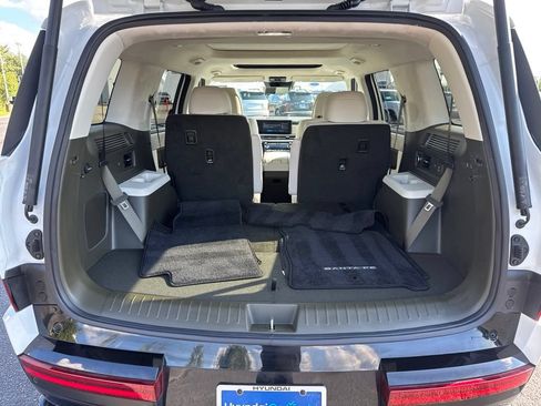 Certified 2025 Hyundai Santa Fe Calligraphy w/ Tow & Go Package AWD/4WD image 9
