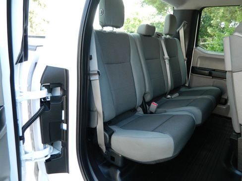 Used 2017 Ford F150 XL w/ Equipment Group 101A Mid AWD/4WD image 19