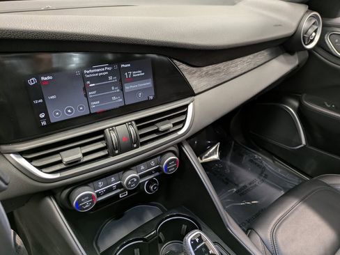 Used 2022 Alfa Romeo Giulia Sprint image 10