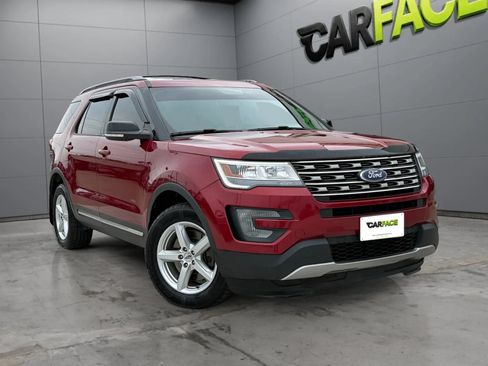 Used 2017 Ford Explorer XLT w/ Equipment Group 202A AWD/4WD image 1