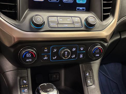 Used 2019 GMC Acadia Denali w/ Technology Package FWD image 41