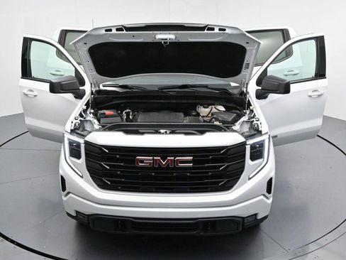 Used 2024 GMC Sierra 1500 Elevation w/ Preferred Package AWD/4WD image 40