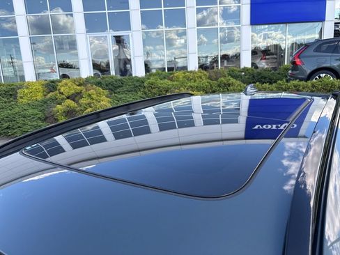 Certified 2026 Volvo XC40 B5 Plus AWD/4WD image 11