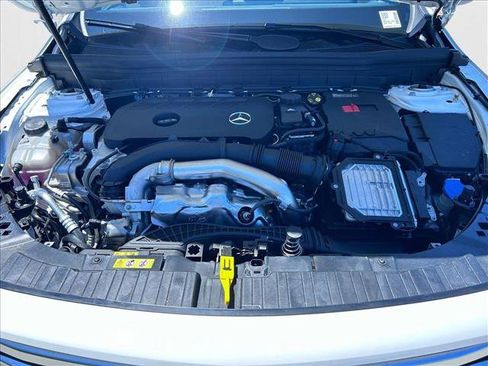 New 2025 Mercedes-Benz GLB 250 4MATIC image 19