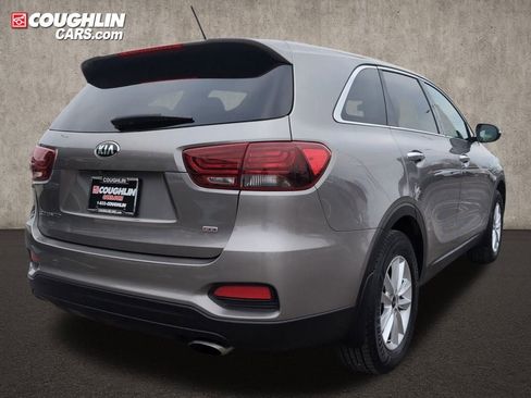 Used 2019 Kia Sorento LX image 7