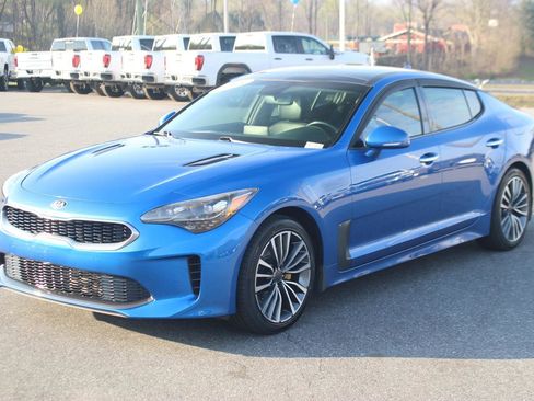Used 2018 Kia Stinger Premium AWD/4WD image 3