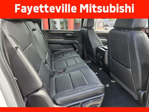 Used 2025 Chevrolet Suburban Z71 AWD/4WD image 17