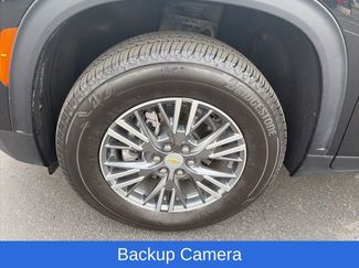 Used 2025 Chevrolet Traverse LT w/ Driver Confidence Package video 2