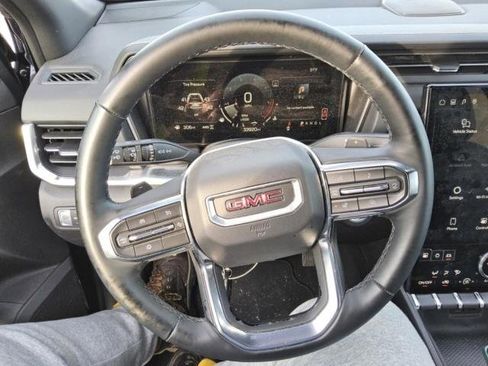 Used 2025 GMC Terrain Elevation image 8