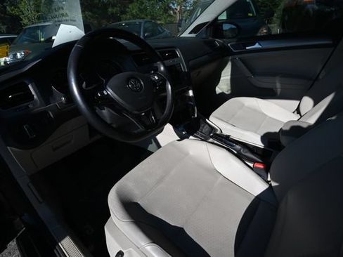Used 2015 Volkswagen Golf TDI SE FWD image 9