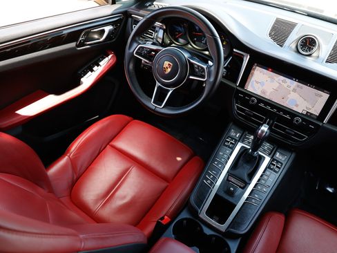 Used 2019 Porsche Macan AWD/4WD image 23