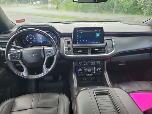 Used 2022 Chevrolet Tahoe RST w/ Luxury Package AWD/4WD image 19