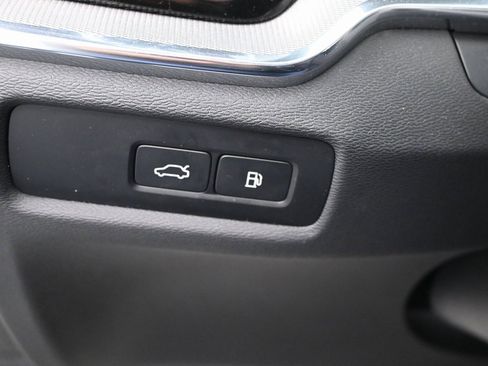 Used 2023 Volvo S60 T8 Ultimate image 20