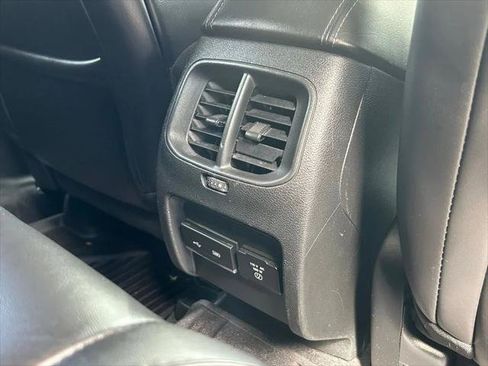 Certified 2019 Jeep Cherokee Limited FWD image 38
