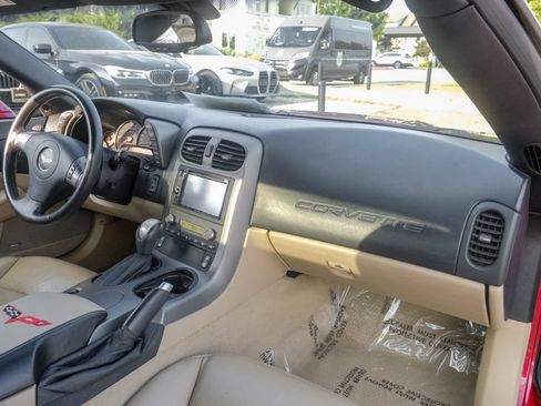 Used 2007 Chevrolet Corvette Convertible w/ Preferred Equipment Group RWD image 11