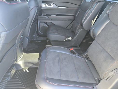 Used 2025 Ford Explorer ST image 10