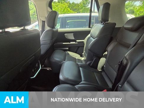 Used 2025 Ford Expedition Active AWD/4WD image 4