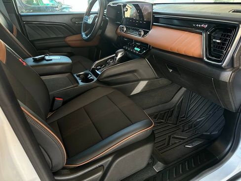 Certified 2024 GMC Canyon AT4 w/ Technology Package image 16