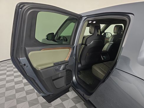 Used 2023 Rivian R1T Adventure image 17