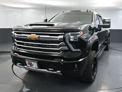 Used 2024 Chevrolet Silverado 3500 High Country w/ Technology Package image 13