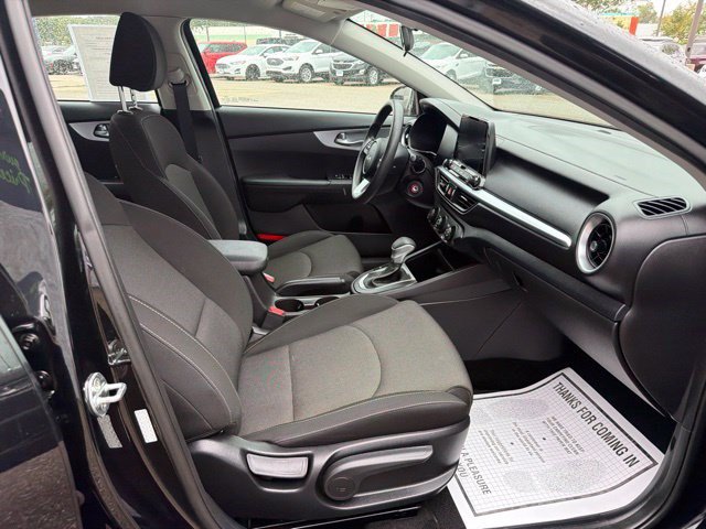 Used 2022 Kia Forte LXS FWD image 21