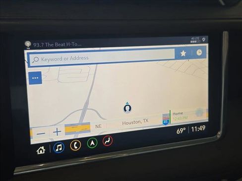 Used 2021 GMC Yukon XL Denali w/ Denali Premium Package image 13