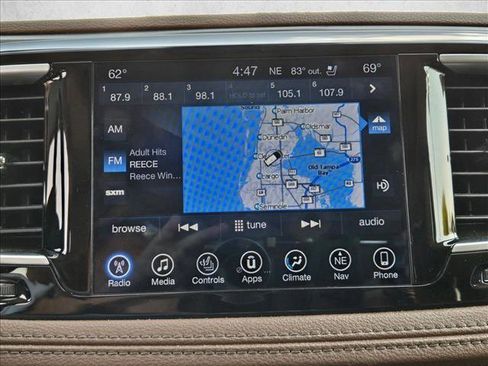 Used 2017 Chrysler Pacifica Limited image 11