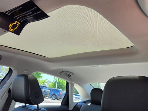 Used 2026 Volkswagen Jetta SE FWD image 38