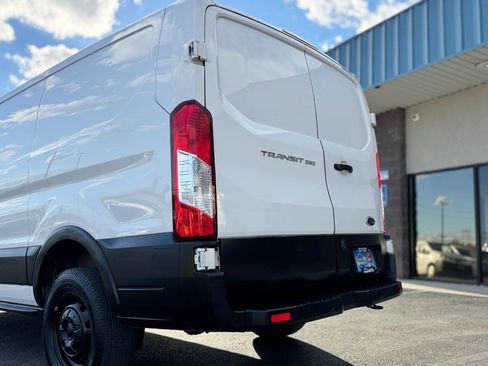 Used 2019 Ford Transit 250 130 Low Roof image 42