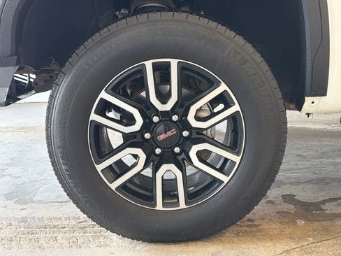 Used 2022 GMC Sierra 1500 AT4 w/ Sierra Safety Plus Package image 10