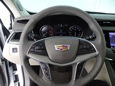 Certified 2023 Cadillac XT5 Premium Luxury FWD image 6