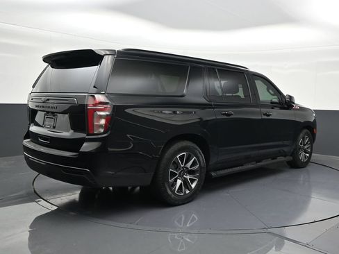 Used 2024 Chevrolet Suburban Z71 w/ Z71 Off-Road Package AWD/4WD image 5