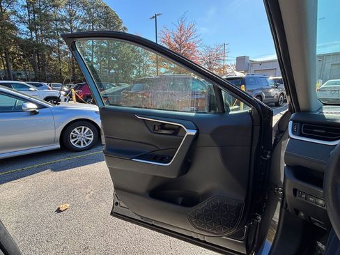 Used 2025 Toyota RAV4 LE image 20