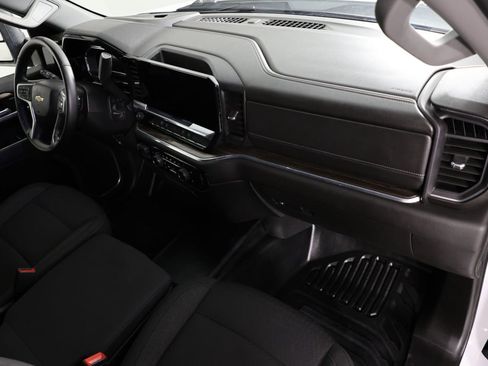 Used 2024 Chevrolet Silverado 3500 LT w/ Convenience Package image 29