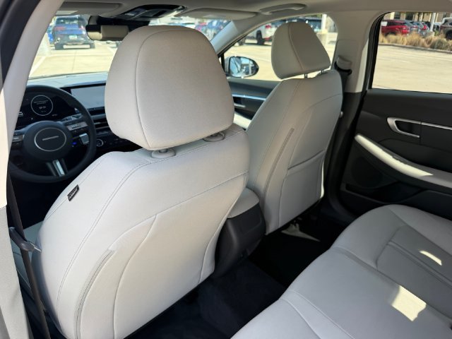 Used 2025 Hyundai Sonata SEL FWD image 25