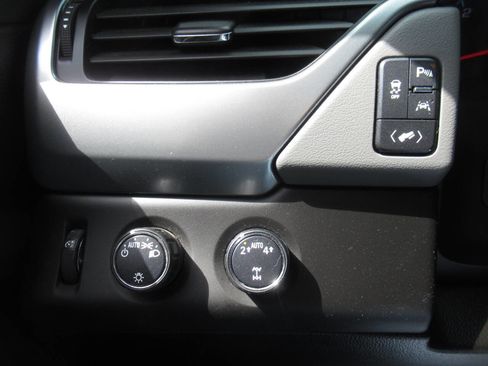 Used 2019 Chevrolet Tahoe LT image 24