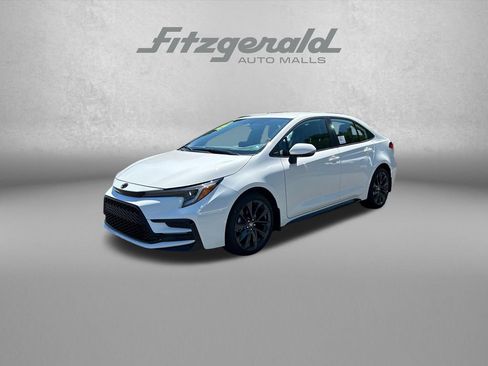 Used 2026 Toyota Corolla SE FWD image 3