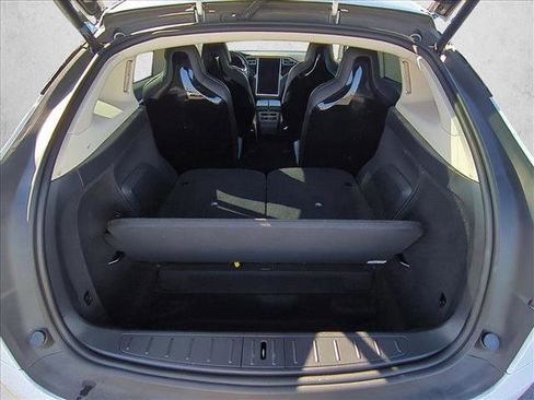 Used 2016 Tesla Model X 75D image 6