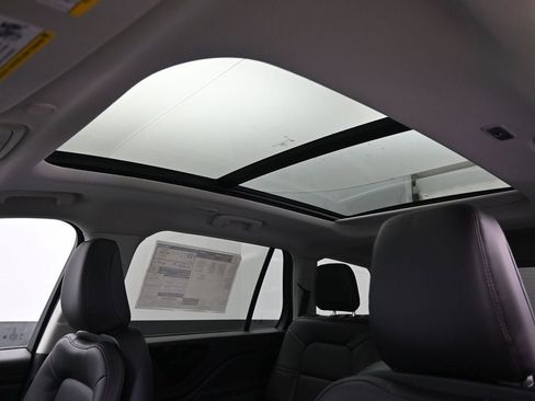 New 2026 Lincoln Aviator AWD image 24