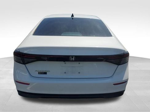 Used 2025 Honda Accord SE image 4