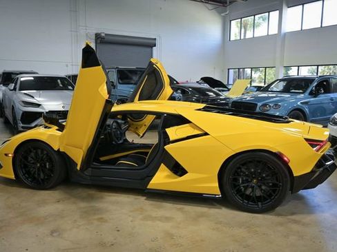 Used 2024 Lamborghini Revuelto AWD/4WD image 26