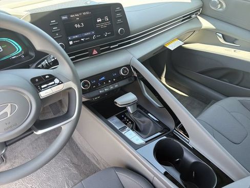 New 2026 Hyundai Elantra Hybrid FWD image 29