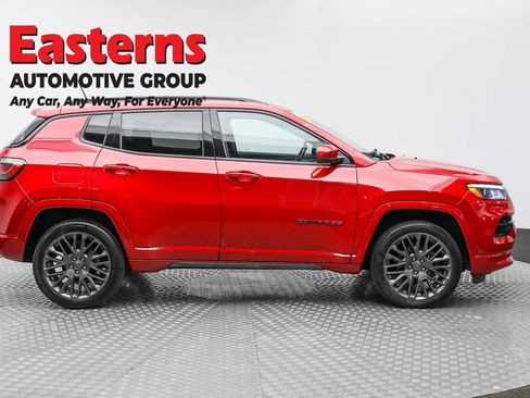 Used 2022 Jeep Compass Limited w/ (RED) Package image 4