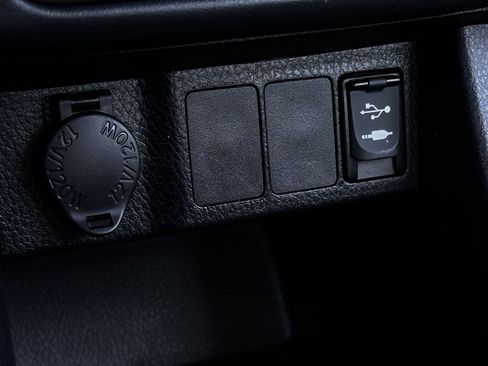 Used 2017 Toyota Corolla L image 34